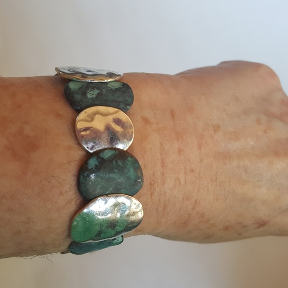 NWT Beautiful Burnished Metal Discs Bracelet - Picture 5 of 7